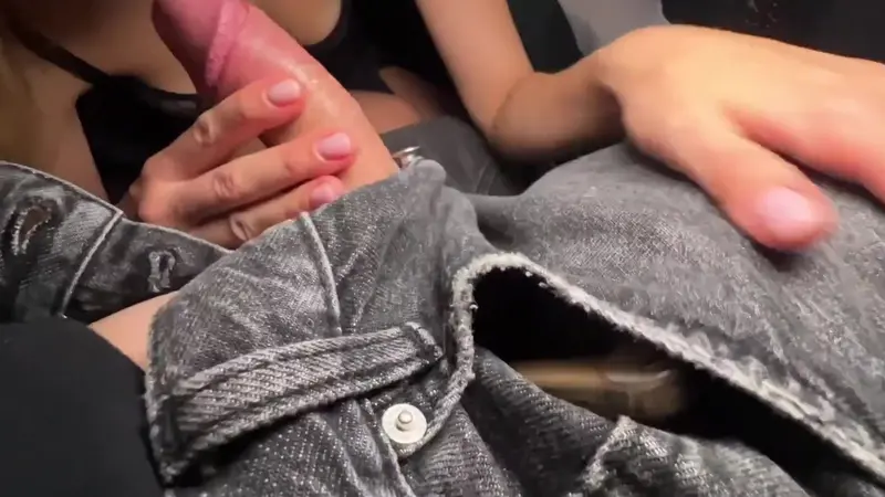 Alexa Martens Fucks Her Boyfriend In A Moving Taxi