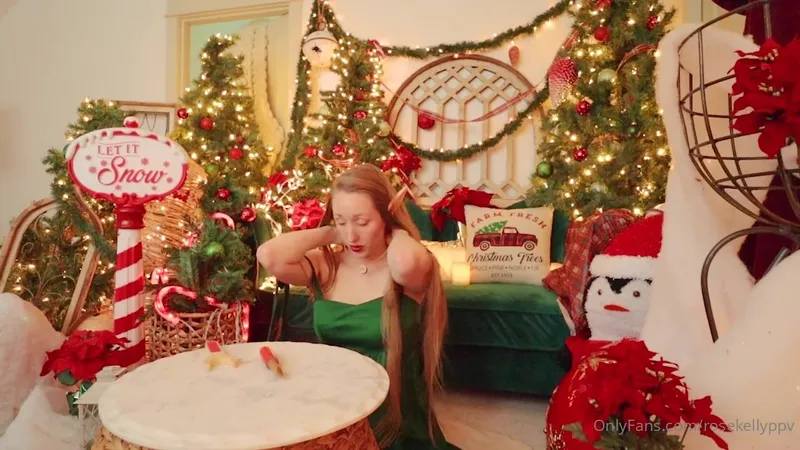 Rose Kelly Christmas Ass Spread Tape Leaked