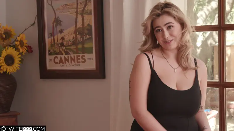 Chloe Luxe Teases In Tight Lingerie