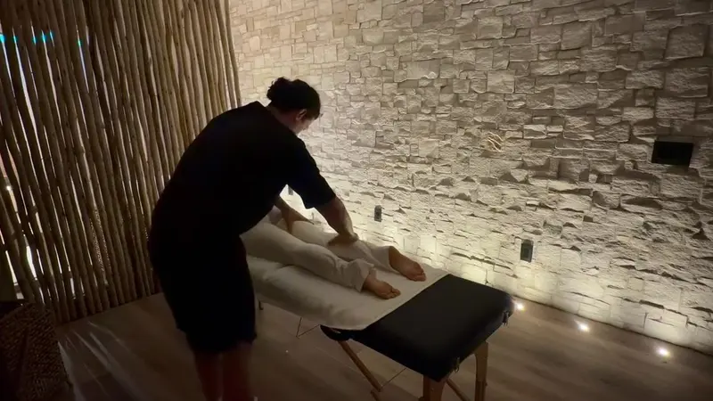 Rebecca McLeod Enjoys A Sensual Massage Fucking