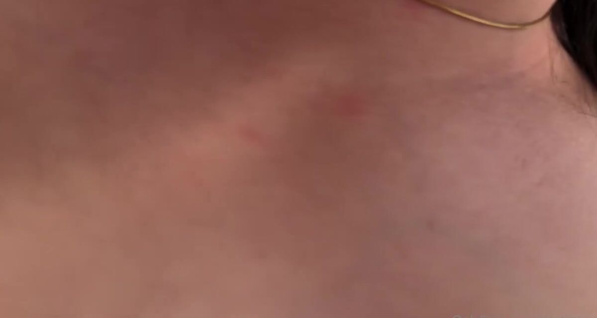 Charlotte s Roommate Rehearses A Steamy Audition Scene
