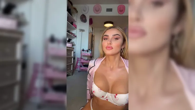 Kenzie Anne - OF Live Stream Trying On, Solo + Countdown Feb 2023