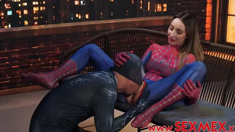 Lula Stocch Roleplays As Spidergirl In Steamy Sex Scene