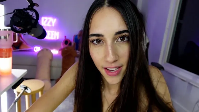 Izzy Green Live Stream Playful Dildo Sucking And Masturbation In Schoolgirl Tease