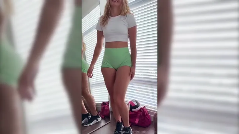 Kirstentoosweet Teases Her Juicy Ass in Tight Green Panties After Shower in OnlyFans Video