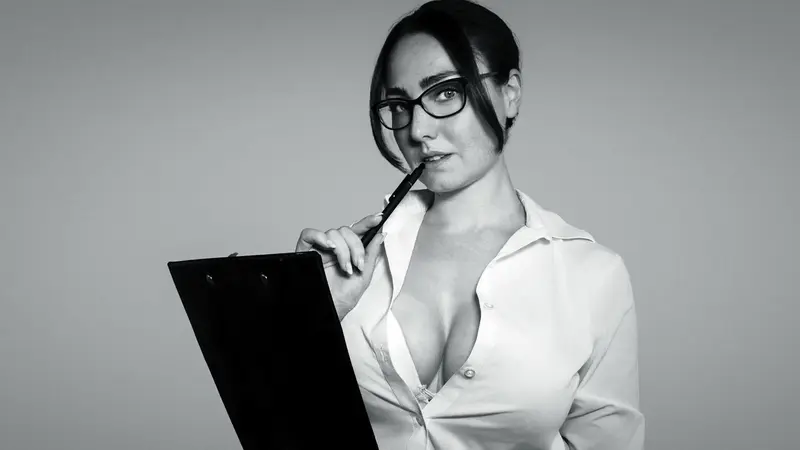 WhisperAudios Engages In Seductive ASMR Therapist Roleplay