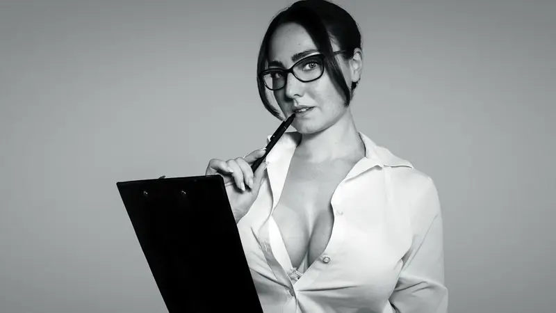 WhisperAudios Engages In Seductive ASMR Therapist Roleplay