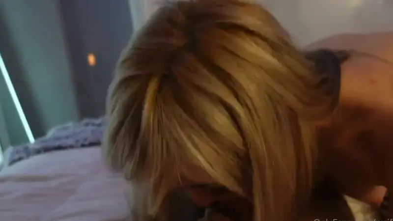 WaifuMiia Gets Fucked Hard On The Bed