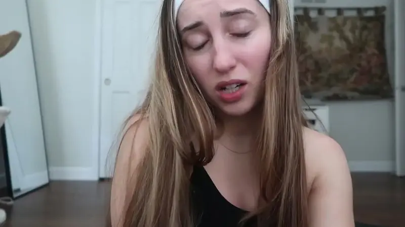 Claudy Performs ASMR Yoga With A Knight’s Tearful Seduction
