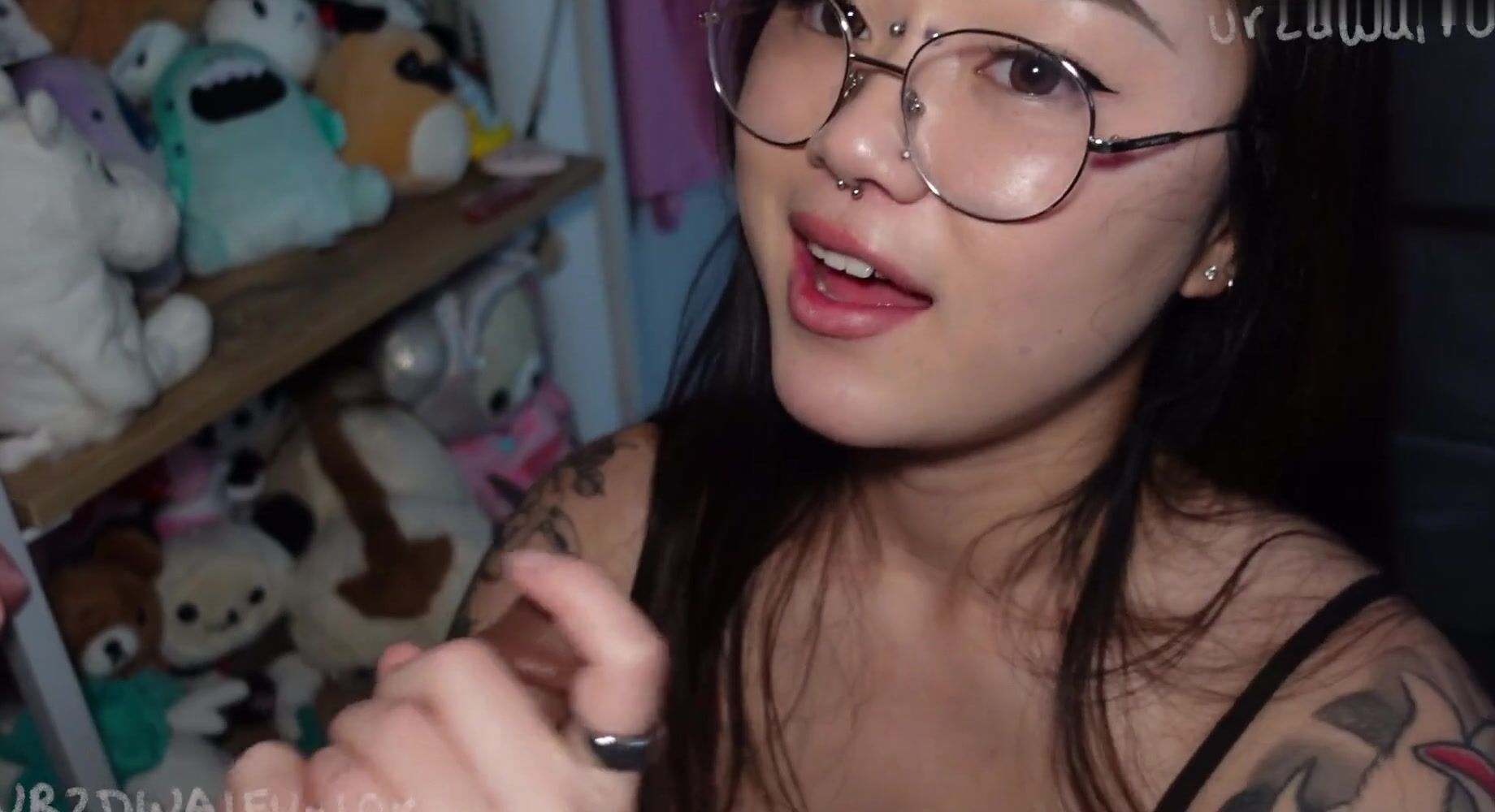Ur2dwaifu Fucks The Maid Behind His Wife s Back