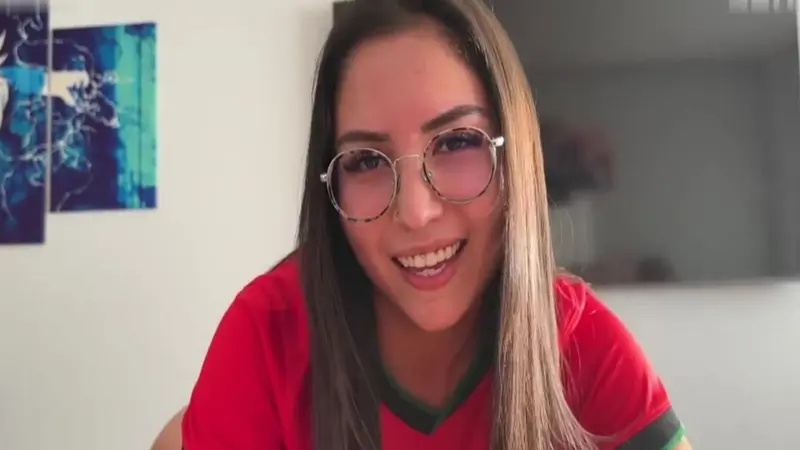 Brazilian Beauty Deepthroats And Rides Massive Cock