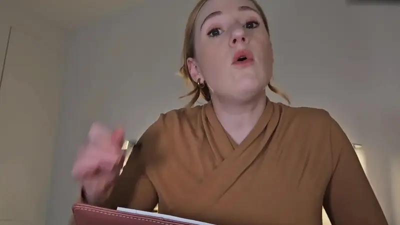 FionaDagger Seduces Her Stepmom In Roleplay Therapy