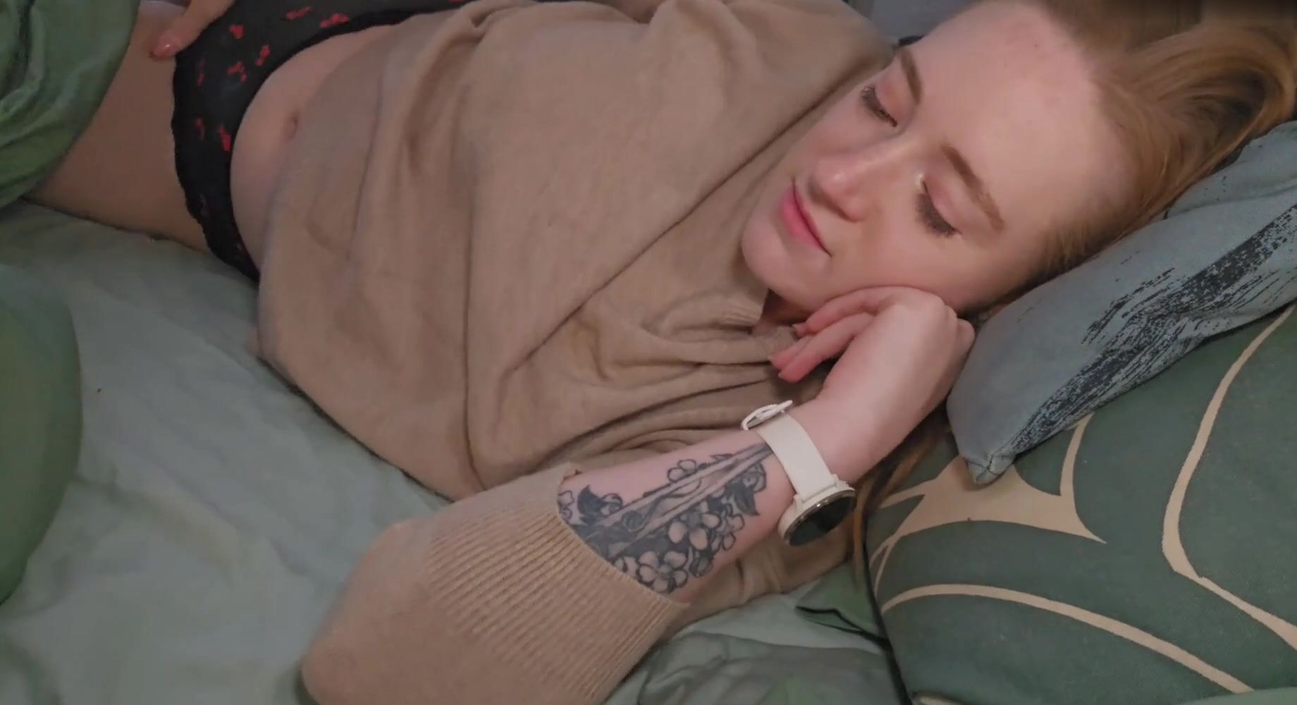 Fiona Dagger And Step-Sister Pleasure Each Other With Hands