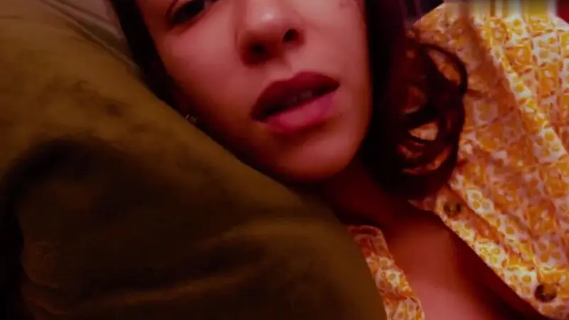 Mature Stepmom Seduces You In Morning Sex
