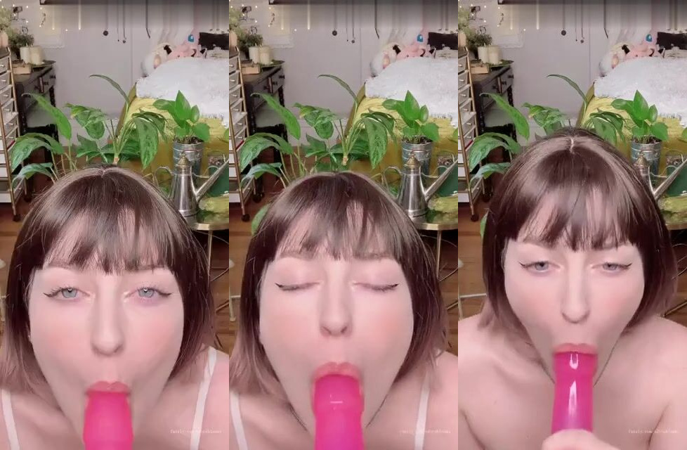 AdorableAmy Sucks Cock In Steamy Session