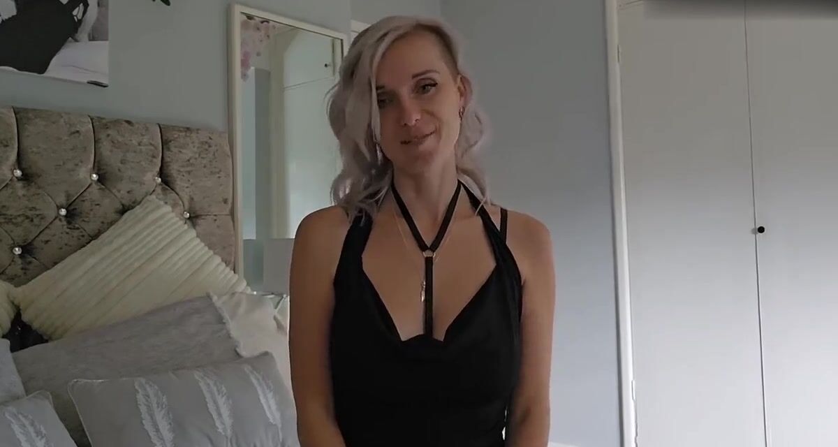 Lexi Snow Mocks Your Spouse While You Orgasm