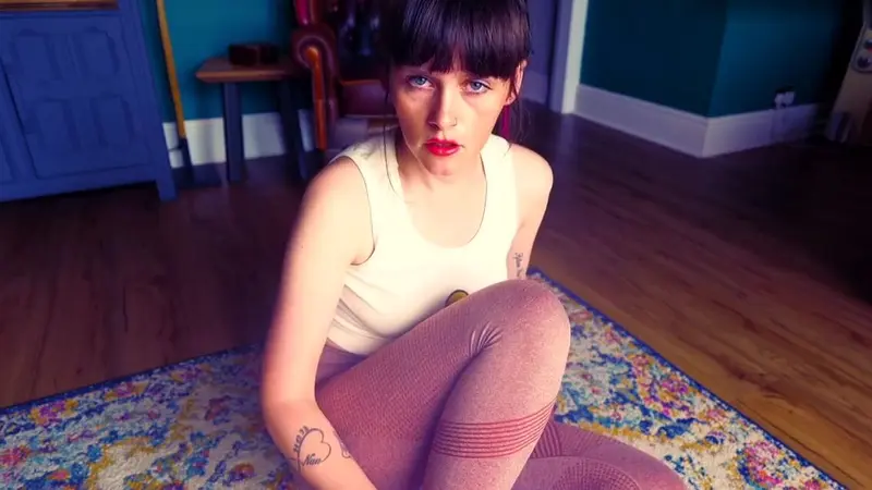 Sydney Harwin Worships Her Milf Lover