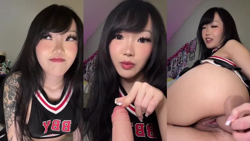 Mvngo Kitty The Cheerleader Performs A Solo Show With Toys