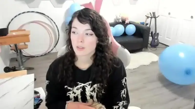 Tigger Rosey Teases With Dildo Play And Nipple Play On Leaked Livestream