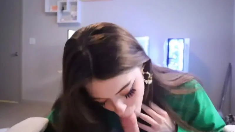 Hannahowo Rides Her Boyfriend In Exclusive POV Leak