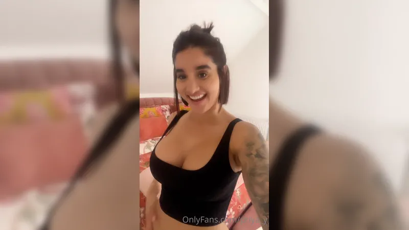 Preeti_young Finger Her Beautiful Pussy Onlyfans Leaked Video