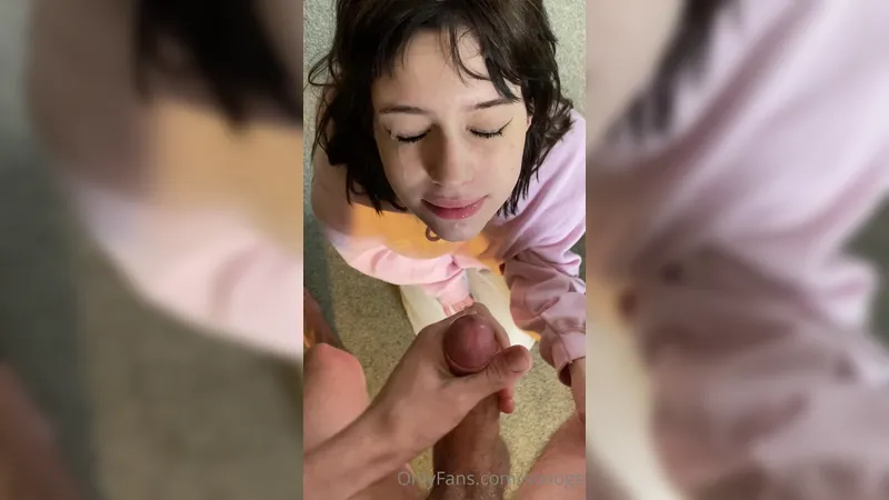 Soogsx Sucking Tip Of Her Boyfriends Thick Cock Onlyfans Leaked Tape