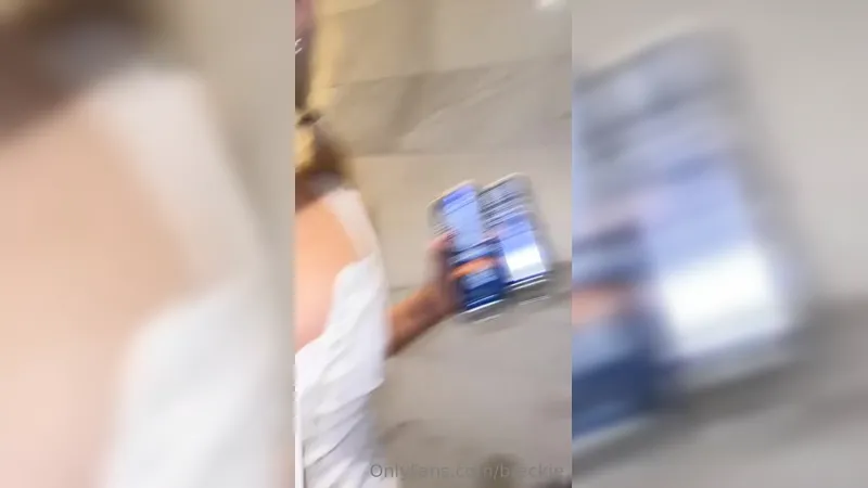 Hot Breckie Hill shows off her Sexy White Ass Onlyfans Video