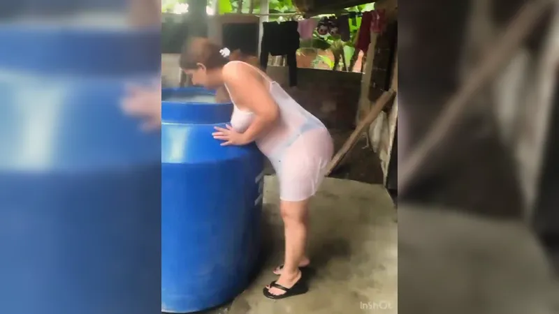 Diana Párraga Pregnant Wife Showering Outdoor Video