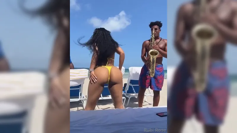 Rubi Rose OnlyFans Outdoor Twerking Porn Video 1