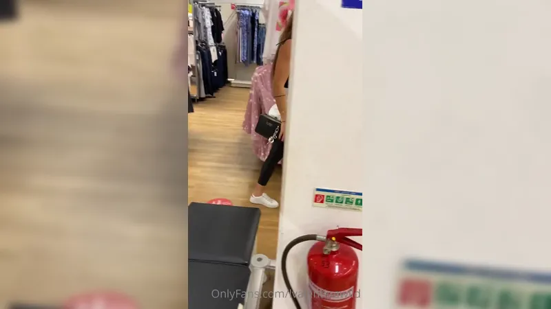 Lvalentinawild Big tit Hungarian Hottie Banged In the Changing Room Onlyfans Video