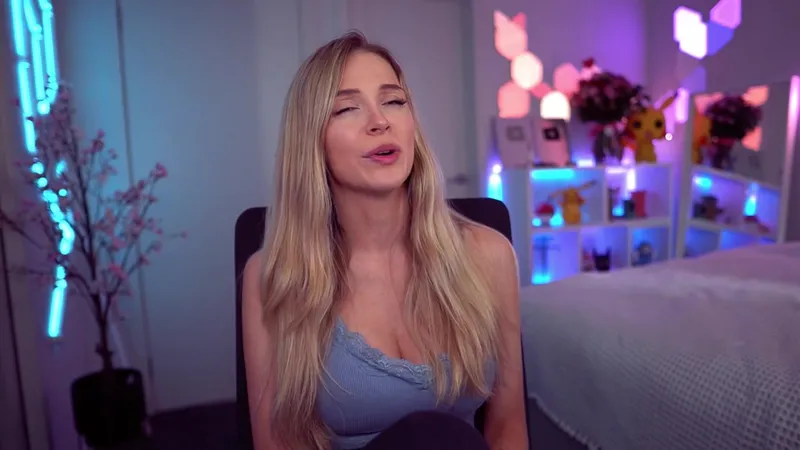 Bebahan AKA Hannah Hot Youtuber Playing Freshwomen Sex Game Streaming Video