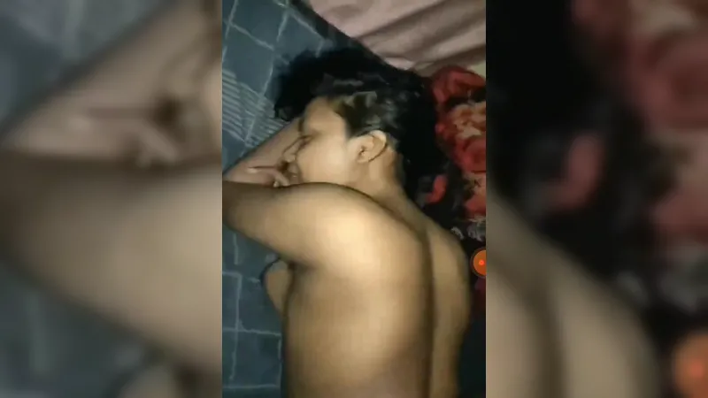 Indian girlfriend really enjoying doggy style sex
 Indian Video