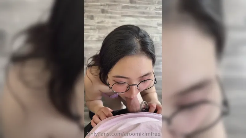 Aroomi Kim Aka Servelilith Sucking Big Cock And Getting Banged Hard On Table While Showing Titties Onlyfans Leaked Video