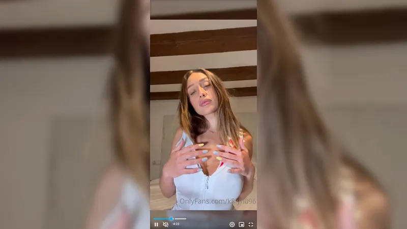 K8lyn096 Horny Babe Teasing With Tits While Dirty Talking Video